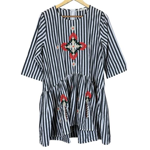 Stevie Hender Dress Womens M White Gray Striped Cotton Embroidered Cottagecore - Picture 1 of 7